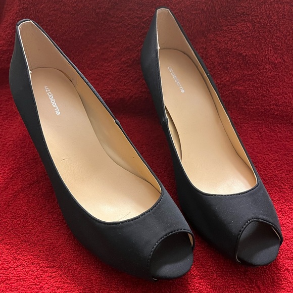 Elegantly Liz Claiborne Black Peep-Toe Heels - Picture 3 of 9
